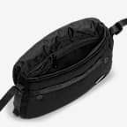 กระเป๋าพาดลำตัวผู้หญิง Nike Sportswear Futura 365 (2 ล.)