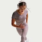 Nike One Fitted 女款 Dri-FIT 短袖短版上衣