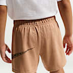 Conjunto de 2 piezas de jersey holgado para niños talla pequeña Nike Sportswear In The Zone