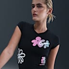 ナイキ スポーツウェア ウィメンズ タイト ショートスリーブ グラフィック Tシャツ