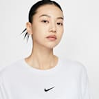เสื้อยืดเอวลอยแขนยาว Dri-FIT ผู้หญิง Nike Pro