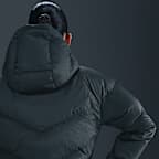 Nike Sportswear Windpuffer weite Storm-FIT-Puffer-Jacke mit Kapuze und Daunenfüllung (Damen)
