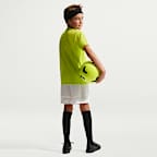 Tottenham Hotspur Academy Pro SE Older Kids' Nike Dri-FIT Foootball Short-Sleeve Top
