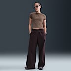 Slank Nike Sportswear-croptop til kvinder