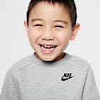 Conjunto de playera y shorts Tech Fleece para infantil Nike