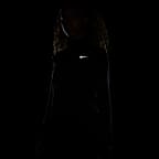 Playera de correr con protección UV de cierre de 1/4 para mujer Nike Swift Element