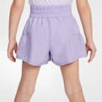Conjunto de camiseta de tirantes y shorts para niños talla pequeña Nike Dri-FIT Sunny Swoosh