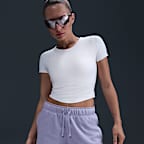 Shorts con gráfico de tiro medio de 10 cm para mujer Nike Sportswear Club Fleece