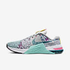 Nike Metcon 8 Women's Training Shoes - Photon Dust/Light Smoke Grey/Bright Spruce/Dynamic Turquoise