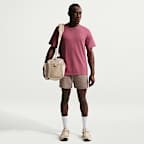 Playera versátil de manga corta para hombre Nike Primary