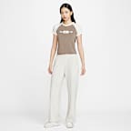 ナイキ スポーツウェア チル ニット ウィメンズ スリム グラフィック Tシャツ