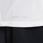 Playera con gráfico para niños talla pequeña Nike Dri-FIT