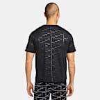เสื้อวิ่งแขนสั้นผู้ชายลายปั๊มนูน Nike Dri-FIT UV Run Division Miler