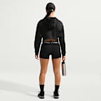 Nike Pro Grafik Bike-Shorts mit mittelhohem Bund (Damen, ca. 7,5 cm)