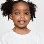 Conjunto de playera y shorts Wild Flower Boxy infantil Nike