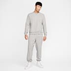 Nike Standard Issue Men's Dri-FIT Basketball Crew-Neck Sweatshirt