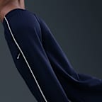 Pants deportivos de tiro medio y pierna amplia para mujer Nike Sportswear