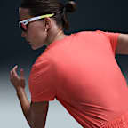 Playera de correr de manga corta Dri-FIT para mujer Nike One Swoosh