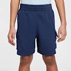 Conjunto de playera y shorts de French Terry con bolsillos para niños talla pequeña Nike Sportswear