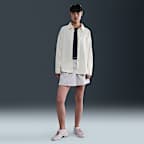 เสื้อเชิ้ตติดกระดุมลายทางผ้าแจ็คการ์ดโอเวอร์ไซส์ผู้หญิง Nike Sportswear