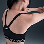 Damski stanik sportowy z miękkimi miseczkami i lekkim wsparciem Nike Pro