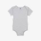 ナイキ エッセンシャル ベビー ストライプ スウッシュフェティ スリーピース セットアップ