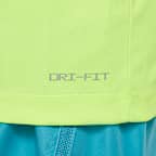 Nike Dri-FIT Playera Sidewinder Split para niños talla pequeña