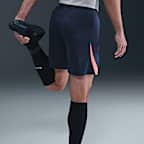 3e short de foot en maille Nike Dri-FIT Total 90 FC Barcelona Strike pour homme