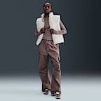 Γυναικείο αμάνικο μπουφάν Therma-FIT σε φαρδιά γραμμή Nike Sportswear Classic Puffer