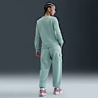 Pants de entrenamiento cargo oversized de tiro medio para mujer Nike Sportswear Club Fleece