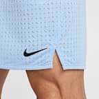 Shorts versátiles Dri-FIT de 18 cm sin forro para hombre Nike Totality Breathe