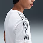 Playera para niños talla grande Nike Sportswear