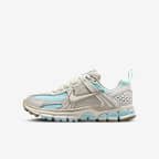 Tenis para niños grandes Nike Vomero 5