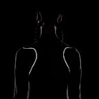 나이키 스위프트 여성 써마 핏 ADV 리플렉티브 액센트 쿼터집 러닝 탑