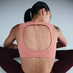 나이키 젠비 여성 라이트 서포트 라이틀리 라인드 스포츠 브라