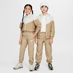 Nike Sportswear Club Older Kids' Woven Joggers