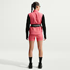 Nike Swift Damen-Laufshorts mit hohem Taillenbund und Taschen (ca. 10 cm)