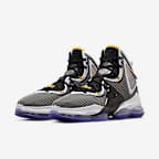Scarpa da basket LeBron 19