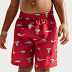 Conjunto de playera de manga larga y short para niño talla pequeña Nike Swim