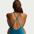 Traje de baño de una sola pieza con cuello en forma de U para mujer Nike Swim Effortless Essential