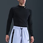 กางเกงขาสั้นผู้ชายแบบทอ Nike Tech