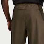 Pants de tejido Knit Dri-FIT Shori para hombre Nike Tech