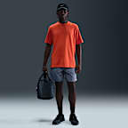 Playera versátil de manga corta para hombre Nike Primary