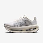 Summit White/Sail/Coconut Milk/Metallic Silver