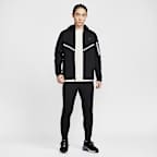 ナイキ テック メンズ フルジップ フリース ウィンドランナー ジャケット リフレクティブ (再帰反射) デザインのアクセント付き