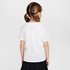 Playera con gráfico para niños talla pequeña Nike Dri-FIT