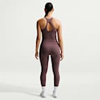 Camiseta de tirantes Nike Universa con bra deportivo con almohadilla de media sujeción para mujer