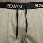 Shorts versátiles Dri-FIT de 18 cm sin forro para hombre Nike Totality