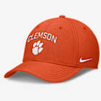 Gorra universitaria Nike Dri-FIT para hombre Clemson On-Field Rise Swoosh - Naranja