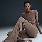 Legging évasé ajusté côtelé Nike Sportswear Chill Knit pour femme